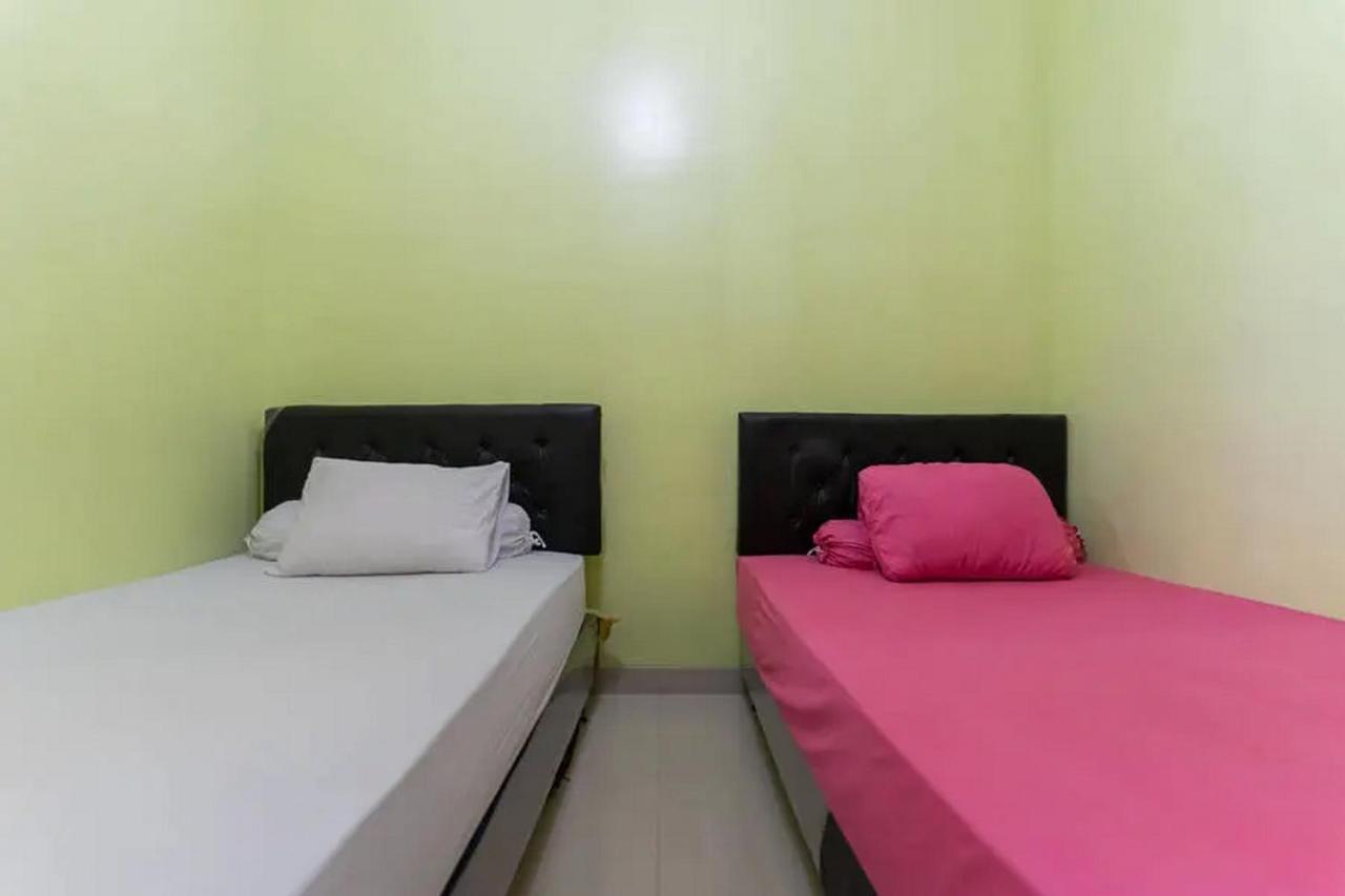 Kostawira Syariah Bintaro Mitra Reddoorz Hotel Mencil Luaran gambar