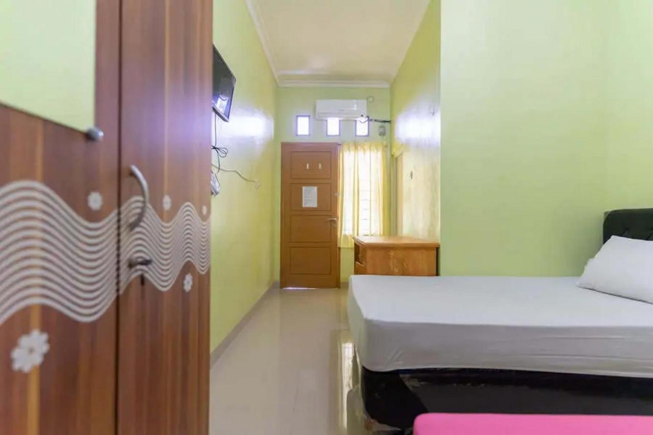 Kostawira Syariah Bintaro Mitra Reddoorz Hotel Mencil Luaran gambar