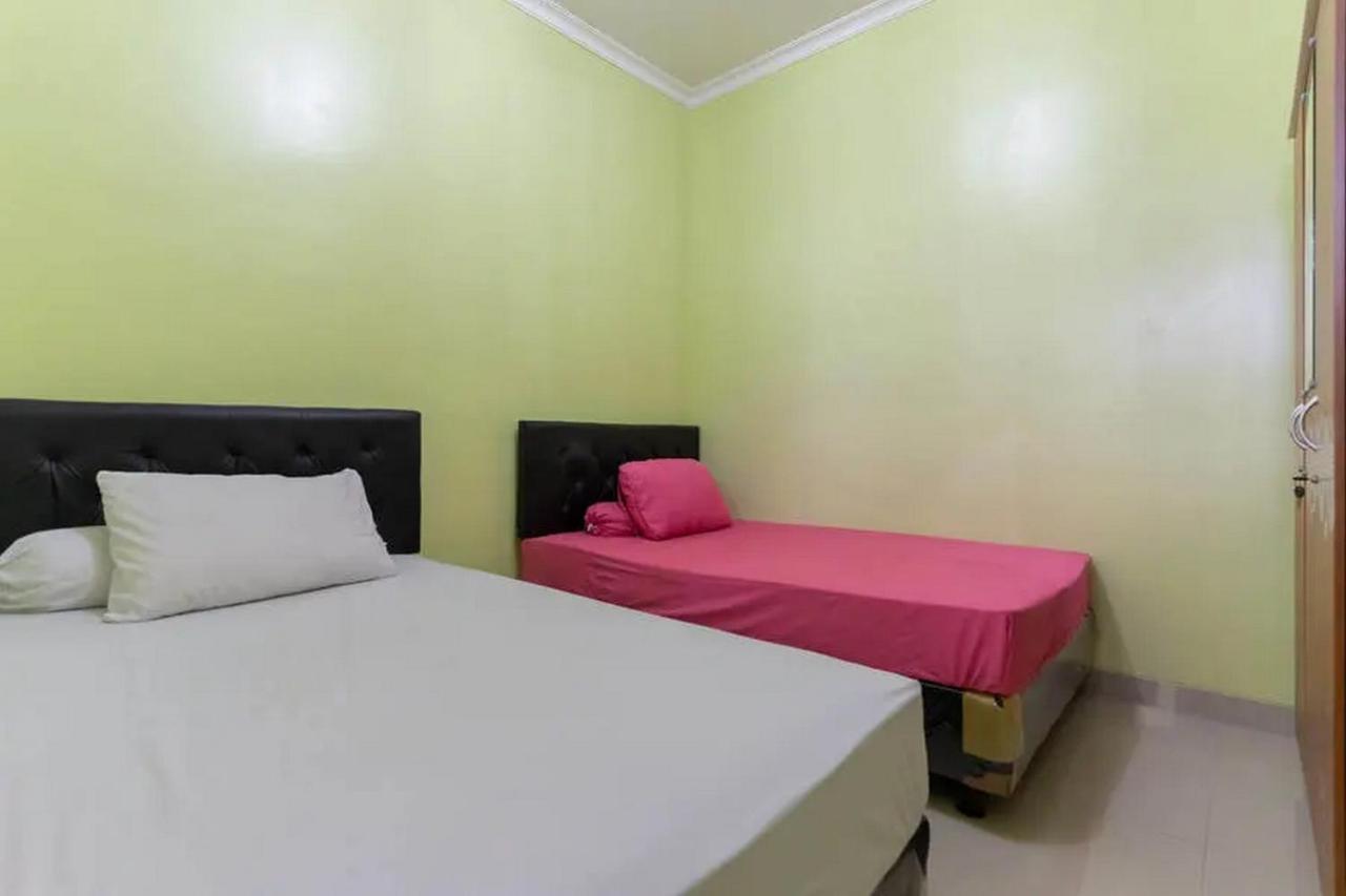 Kostawira Syariah Bintaro Mitra Reddoorz Hotel Mencil Luaran gambar