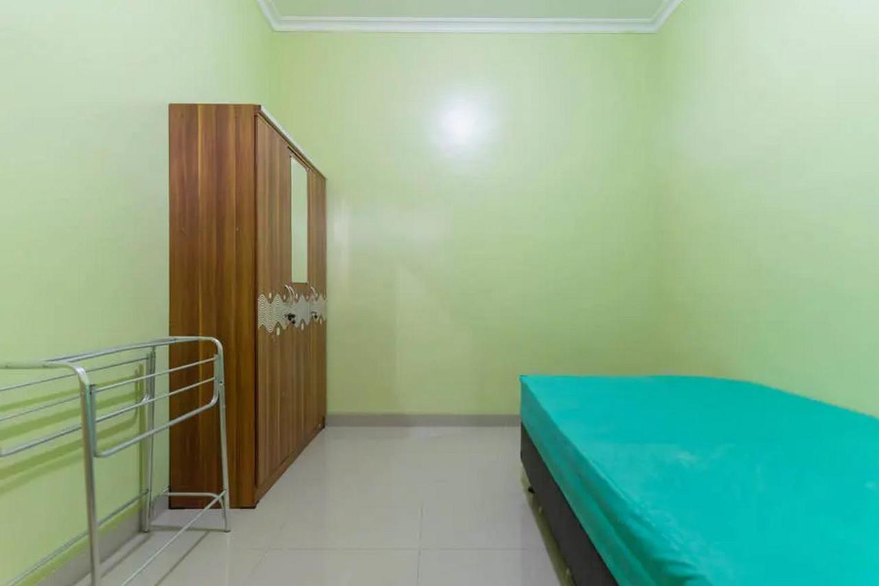 Kostawira Syariah Bintaro Mitra Reddoorz Hotel Mencil Luaran gambar