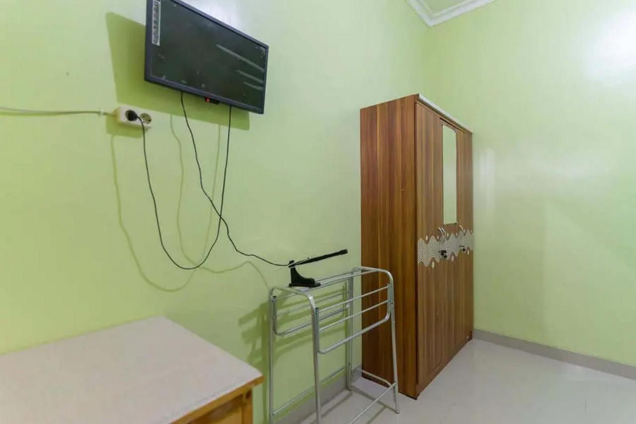 Kostawira Syariah Bintaro Mitra Reddoorz Hotel Mencil Luaran gambar