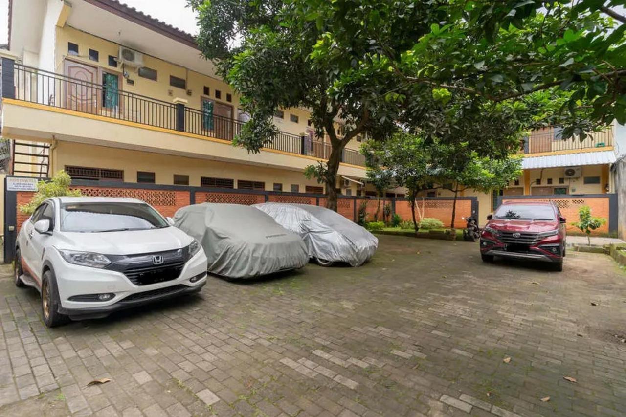 Kostawira Syariah Bintaro Mitra Reddoorz Hotel Mencil Luaran gambar