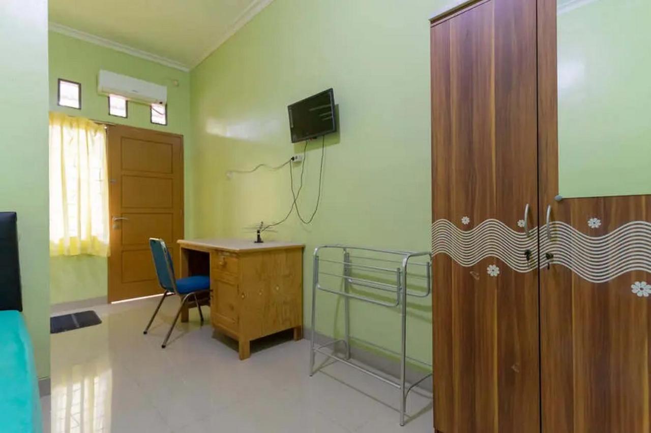 Kostawira Syariah Bintaro Mitra Reddoorz Hotel Mencil Luaran gambar